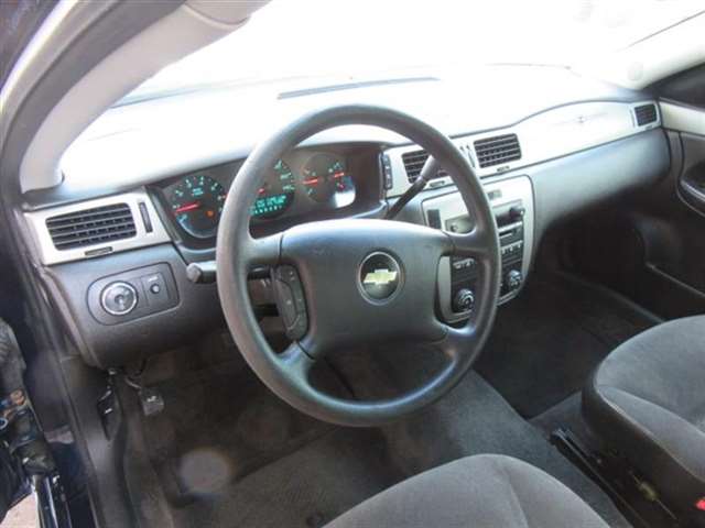 2010 Chevrolet Impala Police 4dr Sedan w/1LS